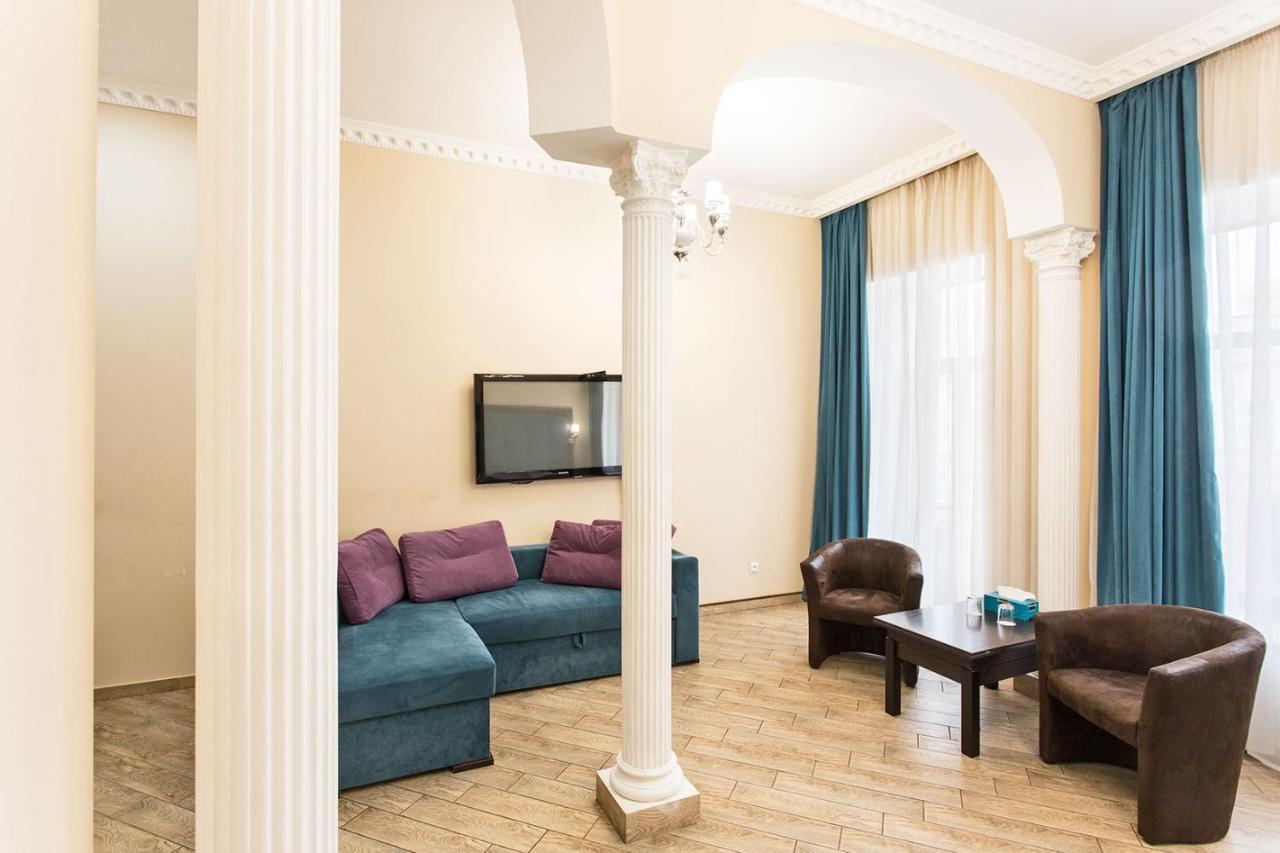 Hotel Baron โอเดสซา ภายนอก รูปภาพ
