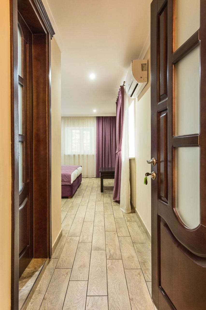 Hotel Baron โอเดสซา ภายนอก รูปภาพ