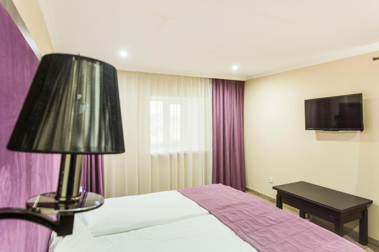 Hotel Baron โอเดสซา ภายนอก รูปภาพ